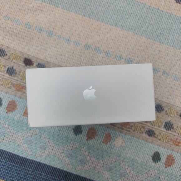 ⚗️Apple AirPods Pro Generation with MagSafe Wireless Charging Case - White - Picture 5 of 5